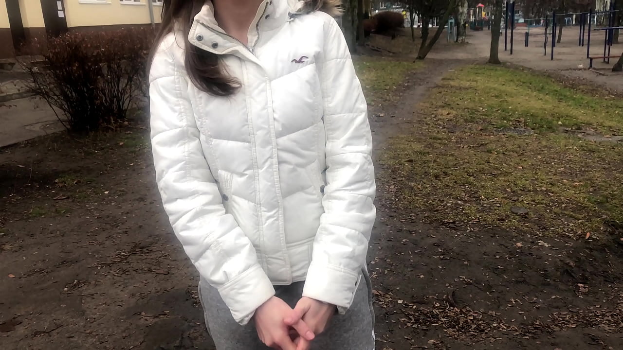 Незнаёмец за грошы смактаў і трахал. Расейскі аматар. З размовай.